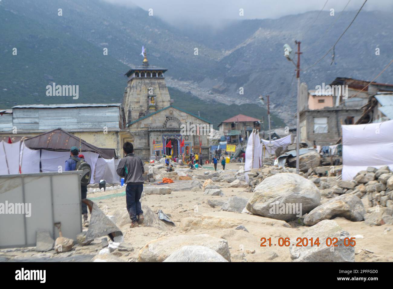 Tempio di Kedarnath dopo il disastro di Kedarnath nel 2013. Kedarnath è stato devastato il 2013 giugno a causa di frane e inondazioni flash che hanno ucciso più di 5000 persone Foto Stock