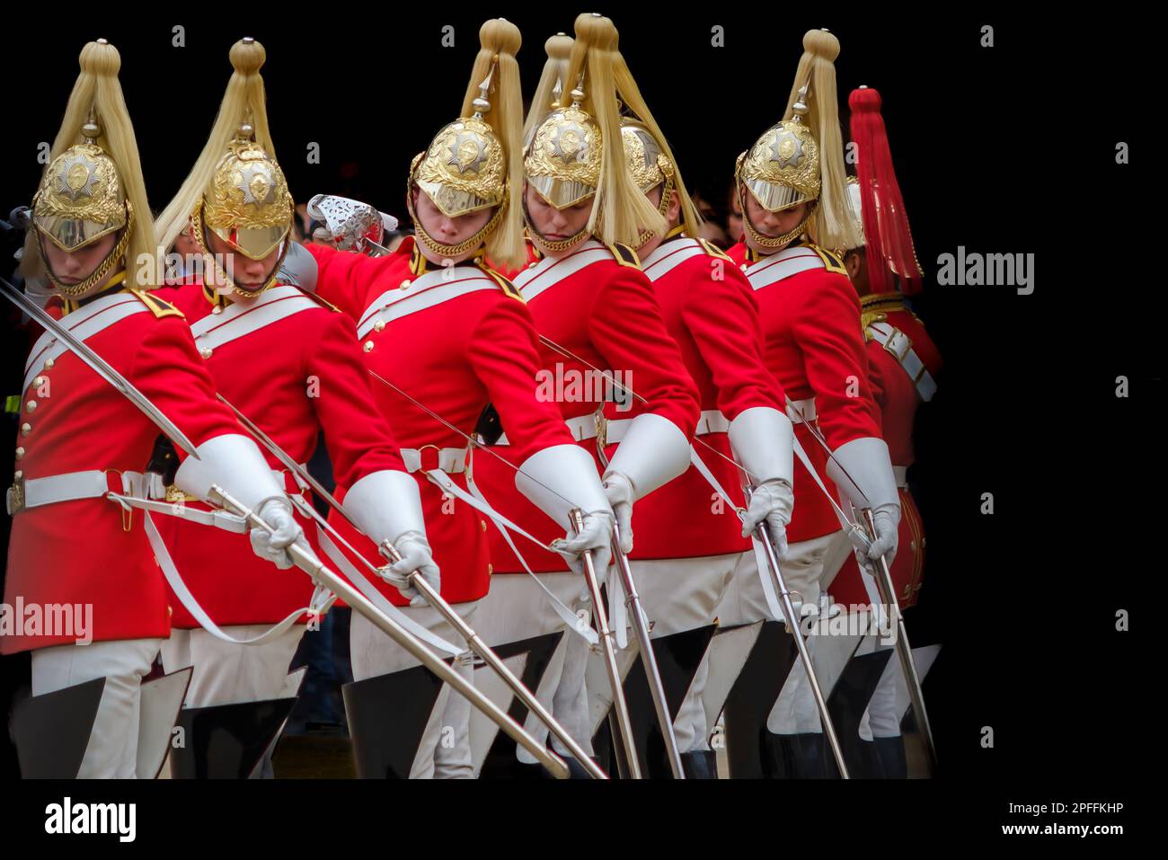Londra, Regno Unito - 23 maggio 2018 : Vista delle Queens Household Cavalry Life Guards usando le loro spade Foto Stock