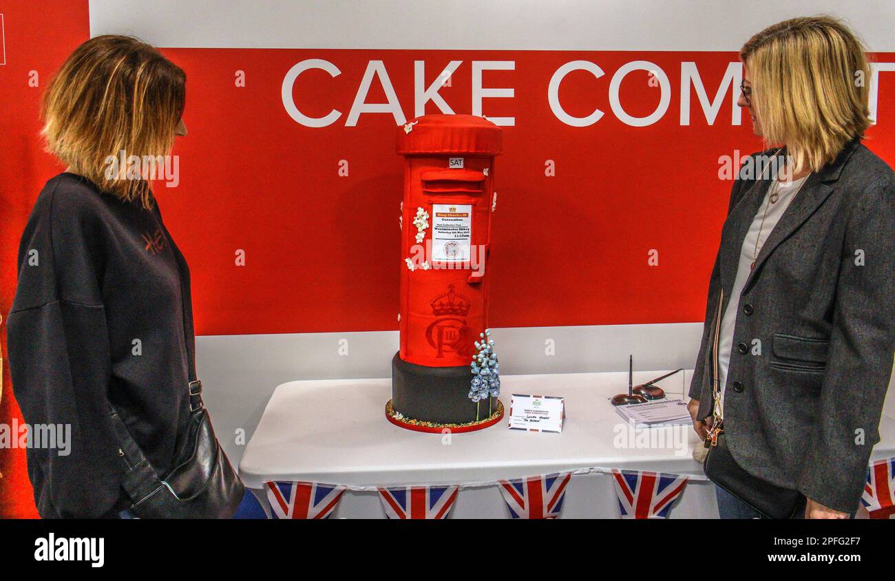 Londra 17 marzo 2023 il concorso è stato aperto ai fornai di tutte le capacità per creare torte 'adatte a un re', mostrando al contempo le loro abilità di cottura e decorazione delle torte. Paul Quezada-Neiman/Alamy Live News Foto Stock