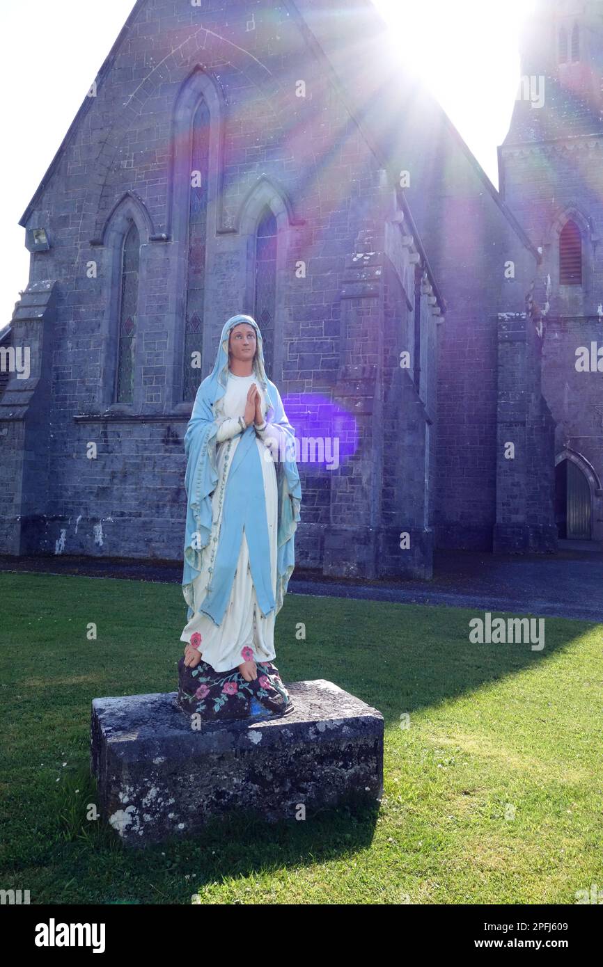 Chiesa cattolica di San Giovanni Battista, Ballyvaughan, contea di Clare, Irlanda Foto Stock