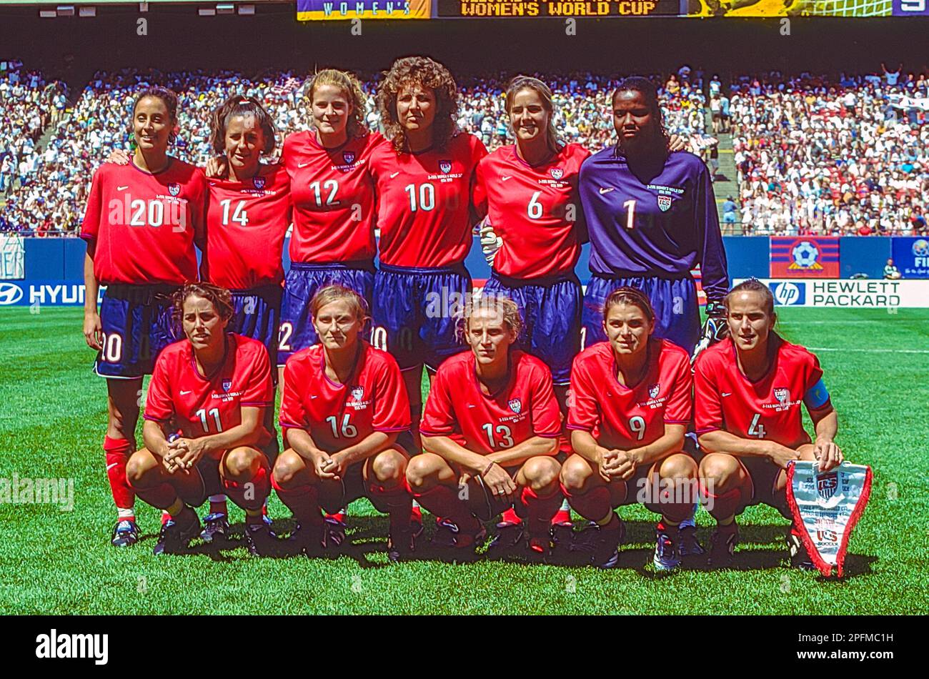 Squadra USA prima di USA vs DEN in occasione della Coppa del mondo di calcio femminile FIFA 1999. Foto Stock