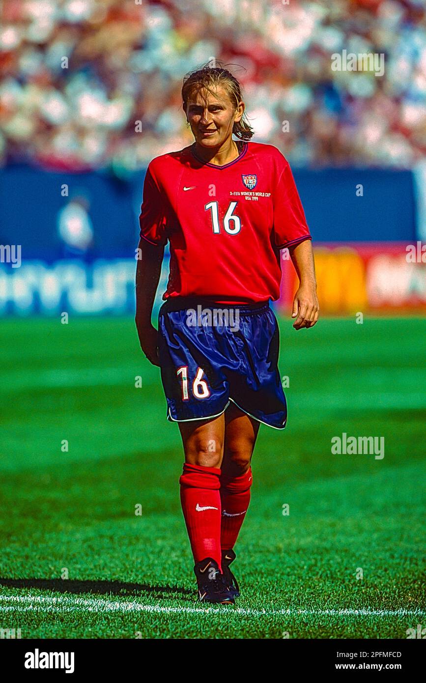Tiffeny Milbrett (USA) durante la Coppa del mondo femminile FIFA 1999 contro DEN. Foto Stock