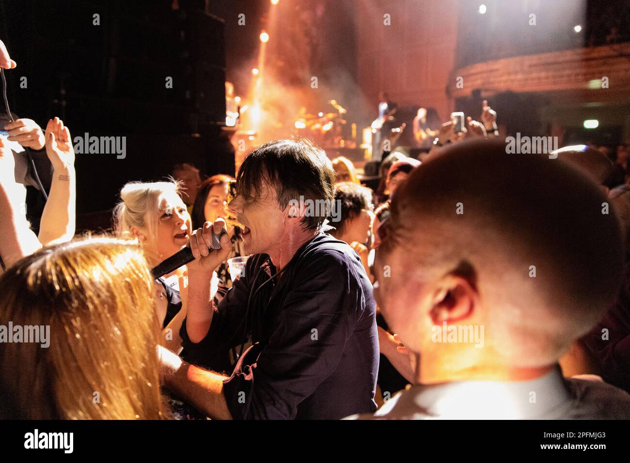 Newcastle, Regno Unito. 17 marzo 2023. - La band Suede suonerà un concerto esaurito al O2 City Hall di Newcastle upon Tyne il 17th marzo 2023. Credit Jill o'Donnell/Alamy Live News Foto Stock