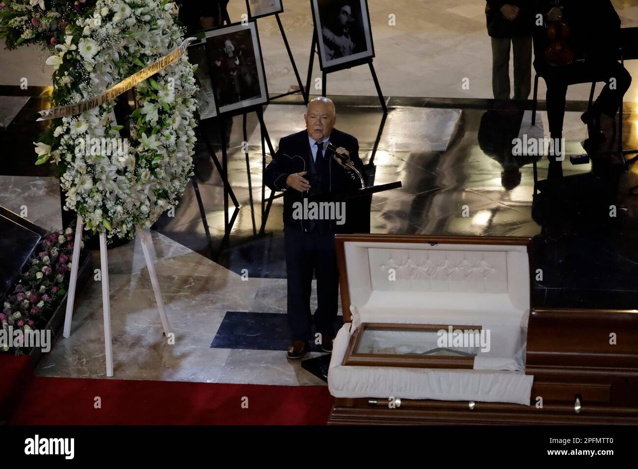 Città del Messico, Messico. 12th Mar, 2023. 12 marzo 2023, Città del Messico, Messico: Attore Sergio Corona durante il postumo omaggio al primo attore Ignacio Lopez Tarso, al Palacio de las Bellas Artes di Città del Messico. Il 12 marzo 2023 a Città del Messico (Foto di Luis Barron/Eyepix Group/Sipa USA) Credit: Sipa USA/Alamy Live News Foto Stock