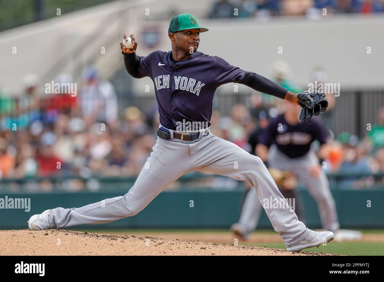 16 MARZO 2023, Lakeland FL USA; New York Yankees Pitcher iniziale Domingo tedesco (0) offre un campo durante una partita di allenamento primaverile MLB contro il Foto Stock