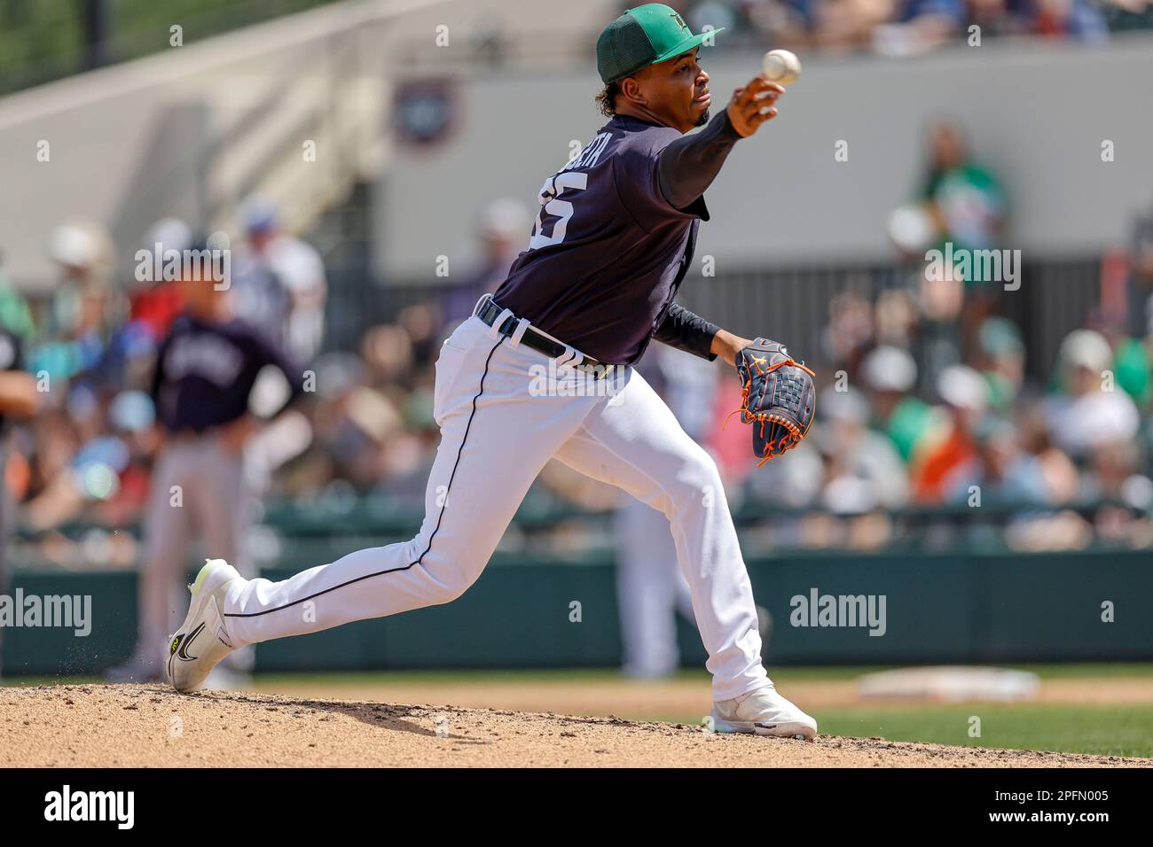 16 MARZO 2023, Lakeland FL USA; Detroit Tigers Relief Pitcher Edwin Uceta (65) offre un campo durante una partita di allenamento primaverile MLB contro il New Yo Foto Stock