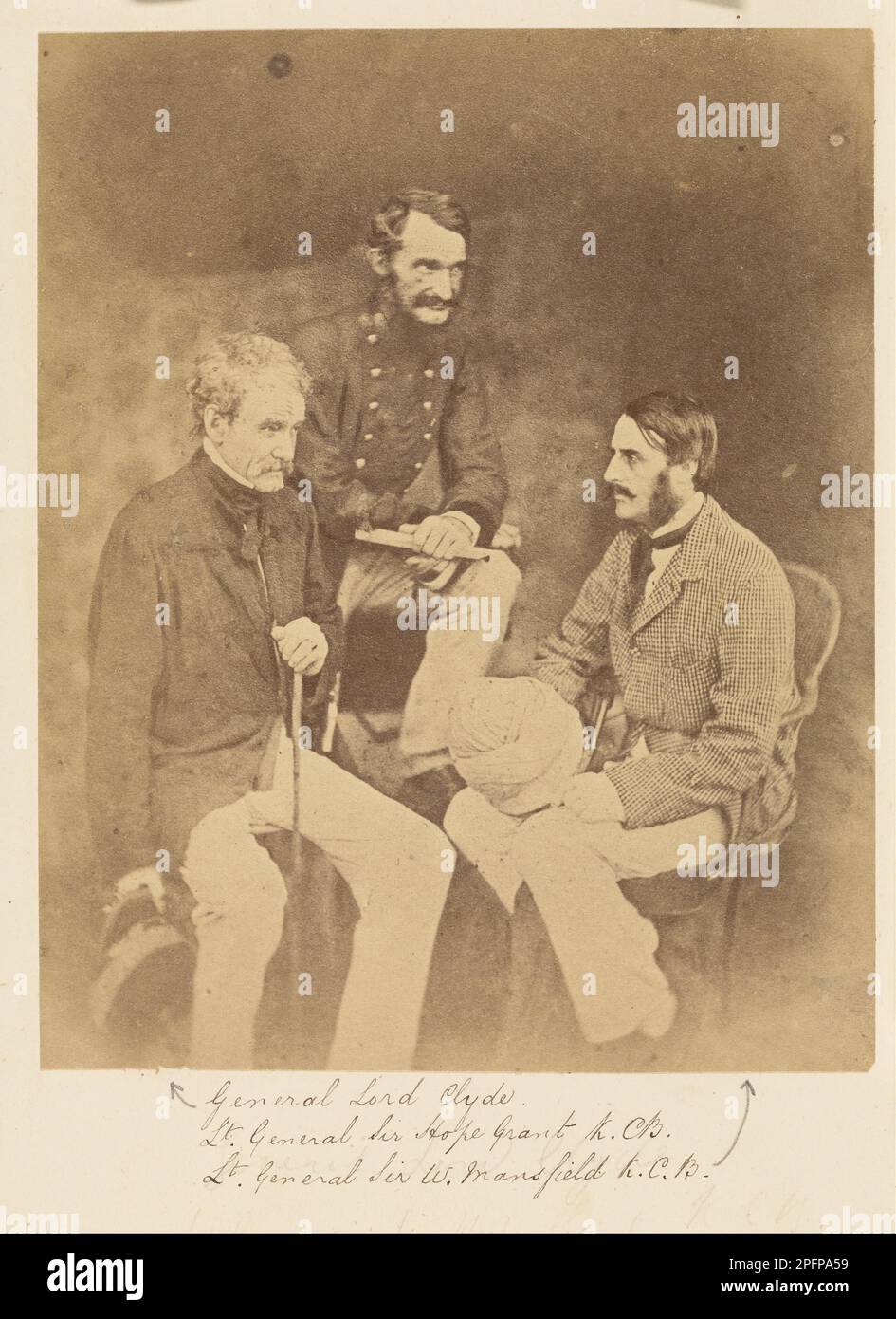 Generale Lord Clyde, tenente generale Sir Hope Grant, K.C.B. e tenente generale Sir W. Mansfield, K.C.B. 1858 - 1859 di Felice Beato Foto Stock