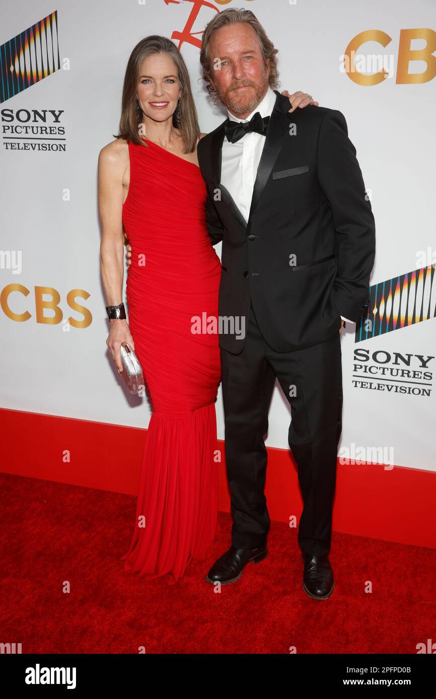 Los Angeles, California. 17th Mar, 2023. Susan Walters, Linden Ashby al 50th° anniversario dei giovani e degli inquieti alla Vibiana di Los Angeles, California, il 17 marzo 2023. Credit: Faye Sadou/Media Punch/Alamy Live News Foto Stock