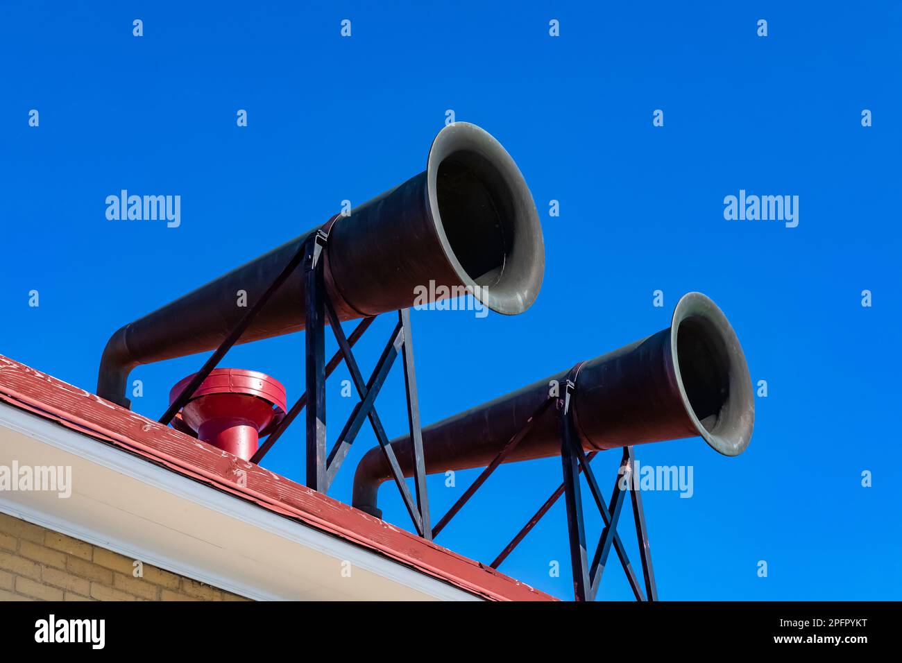 Horns on Fog Signal Building presso il faro di Split Rock sul lago Superior, Minnesota, USA Foto Stock