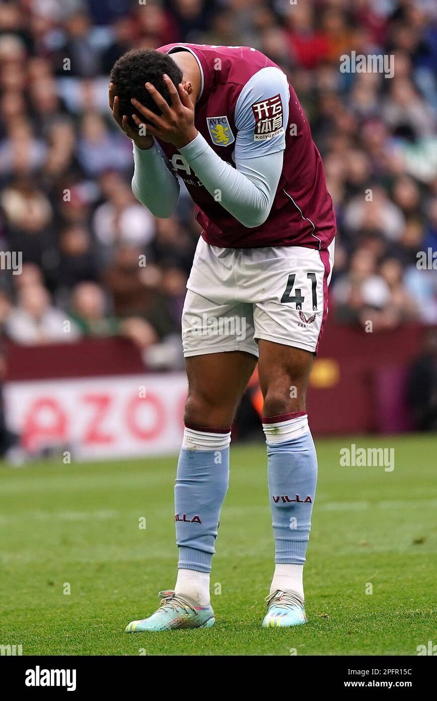 Jacob Ramsey di Aston Villa reagisce a un'occasione persa durante la partita della Premier League al Villa Park, Birmingham. Data immagine: Sabato 18 marzo 2023. Foto Stock