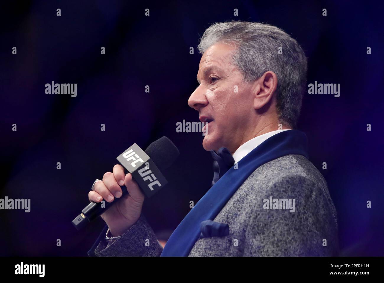 Il ring Announcer Bruce buffer durante l'UFC 286 alla 02 Arena, Londra. Data immagine: Sabato 18 marzo 2023. Foto Stock