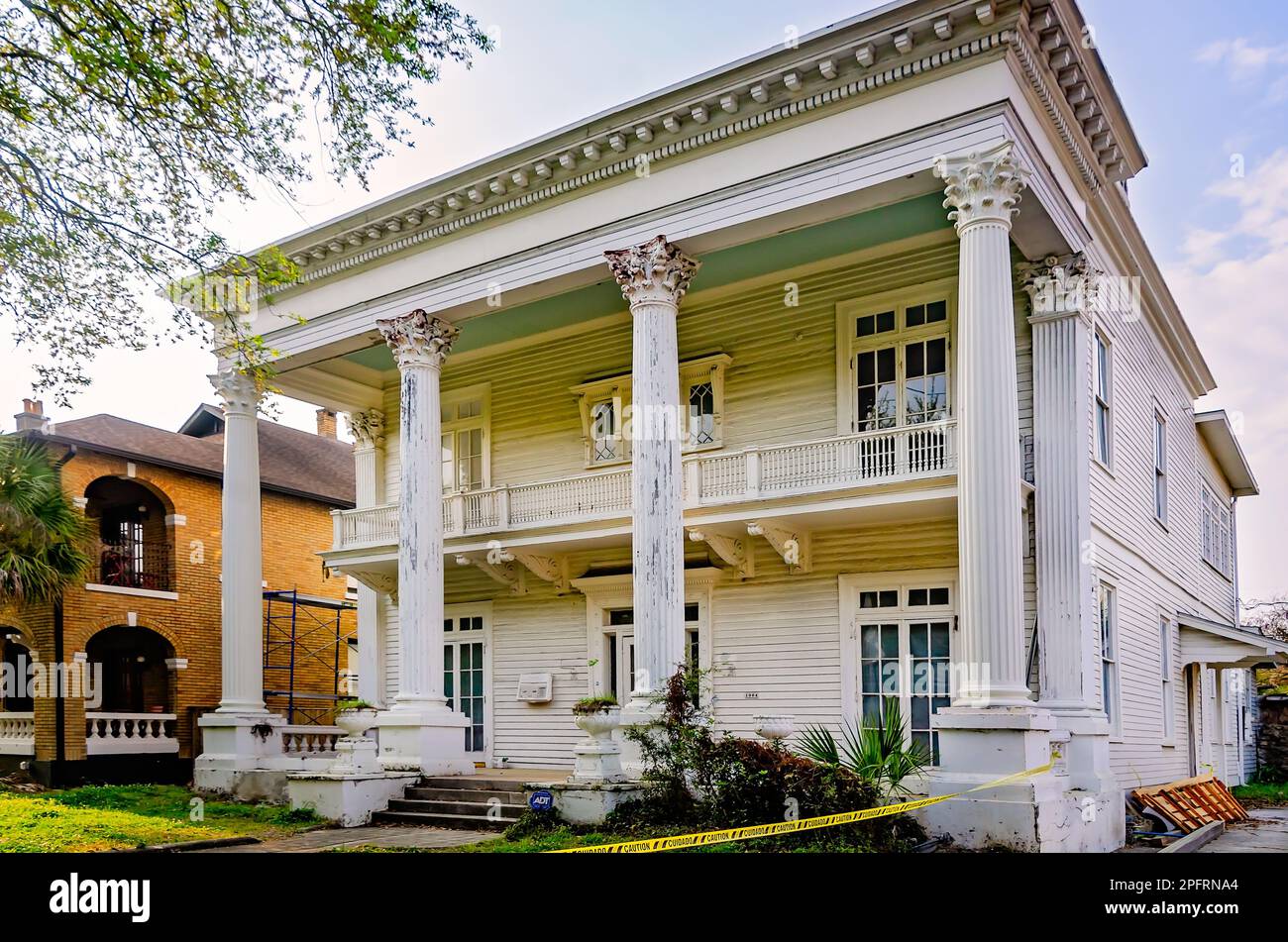 La casa di Kearney è nella foto, 8 marzo 2023, a Mobile, Alabama. La casa 1896 Greek Revival si trova nel quartiere storico di Oakleigh Garden. Foto Stock