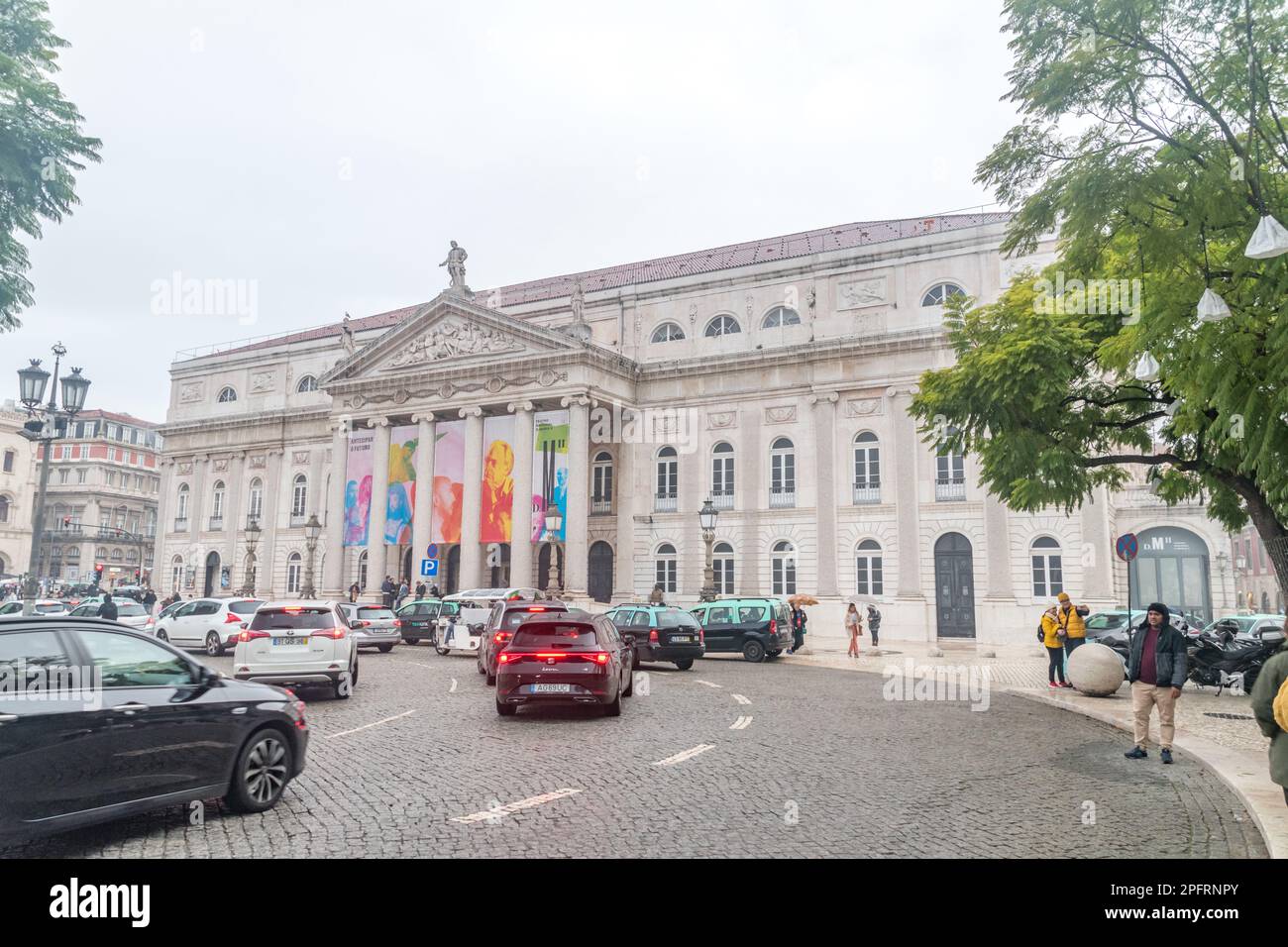 Lisbona, Portogallo - 3 dicembre 2022: Il Teatro Nazionale della Regina Maria II (in portoghese: Teatro Nacional D. Maria II). Foto Stock