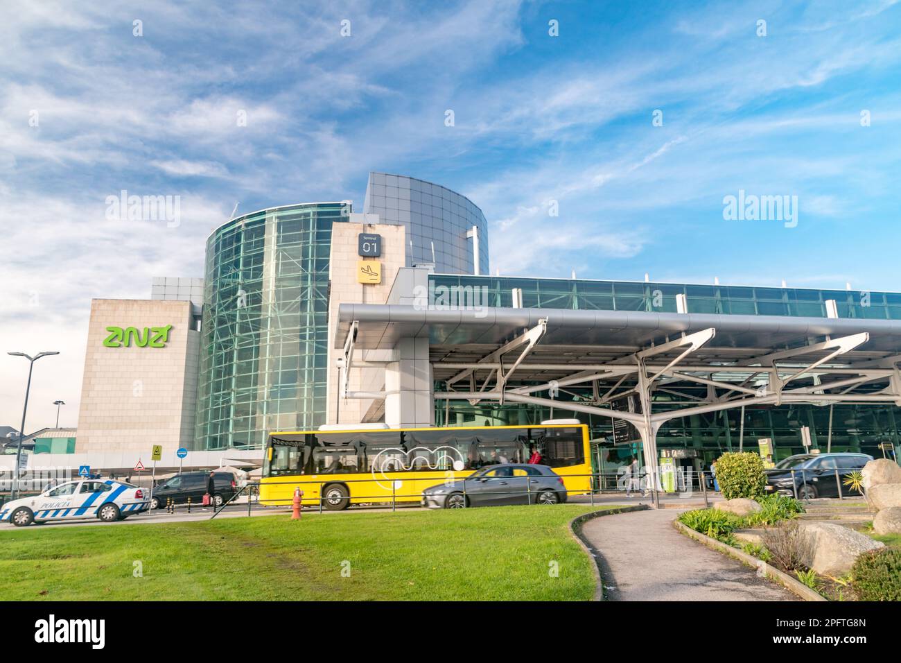 Lisbona, Portogallo - 6 dicembre 2022: Aeroporto di Humberto Delgado (IATA: LIS, ICAO: LPPT). Foto Stock