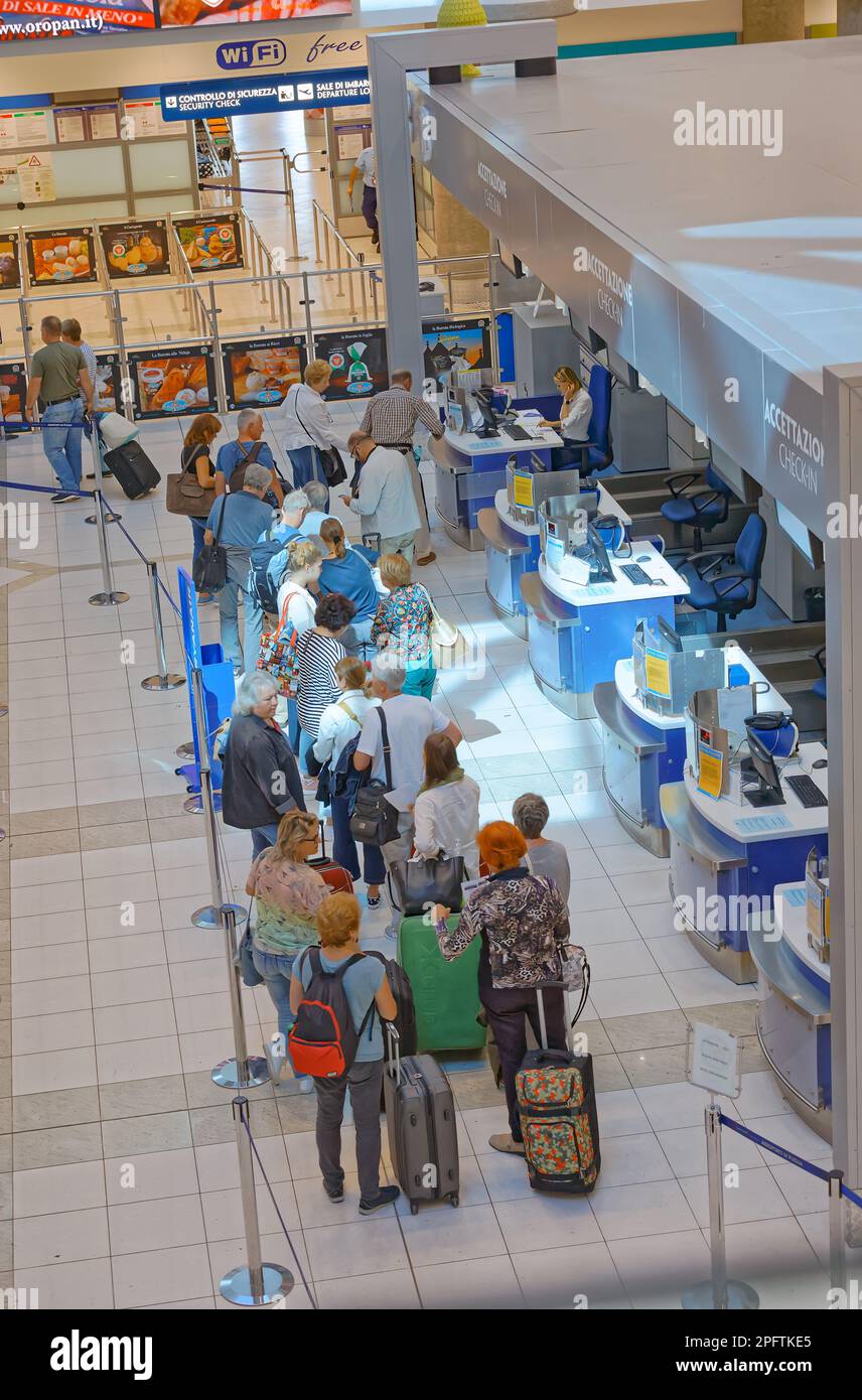 Aeroporto Internazionale Karol Wojtyla di Bari in Italia Foto Stock