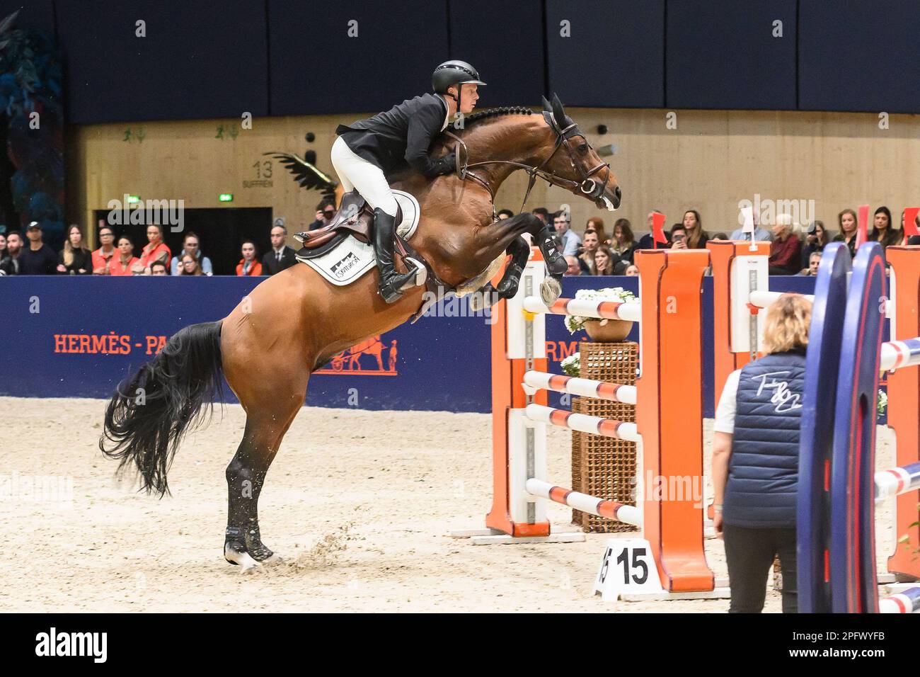 Willem Greve gareggia nel Saut Hermes Jumping CSI 5 al Grand Palais Ephemere il 18 marzo 2023 a Parigi, in Francia. Foto di Laurent Zabulon/ABACAPRESS.COM Credit: Abaca Press/Alamy Live News Foto Stock