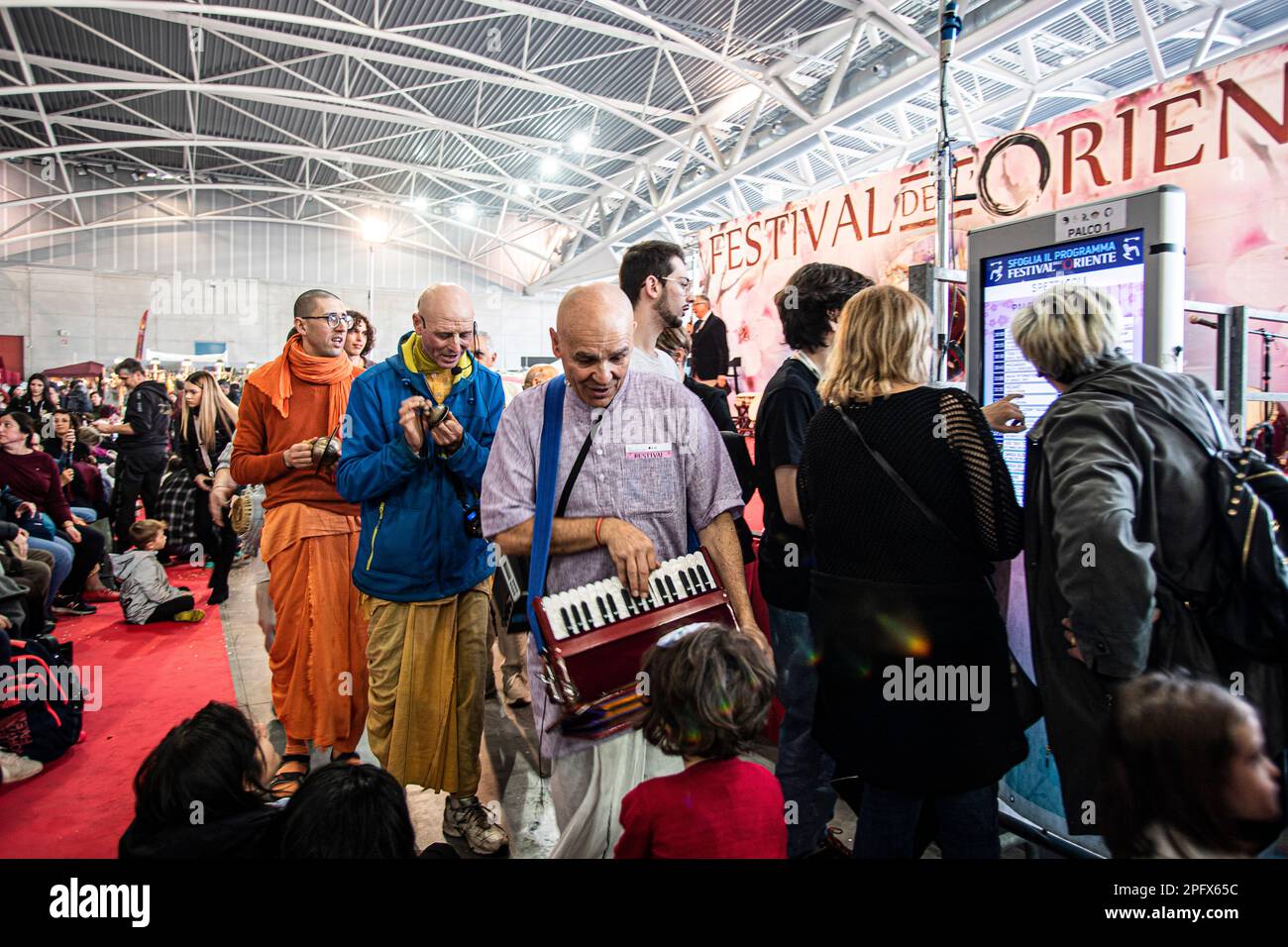 Italia Piemonte Torino Festival dell'Oriente 2023 - Hare Krishna Credit: Realy Easy Star/Alamy Live News Foto Stock