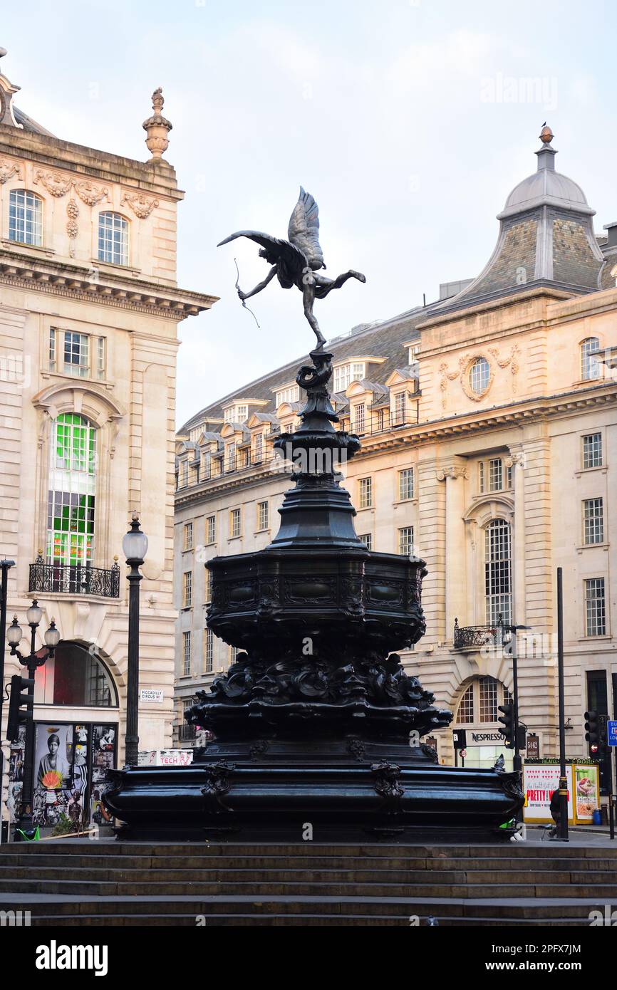 La statua di Eros, Shaftesbury Memorial Fountain su Piccadilly Circus a Londra. REGNO UNITO Foto Stock
