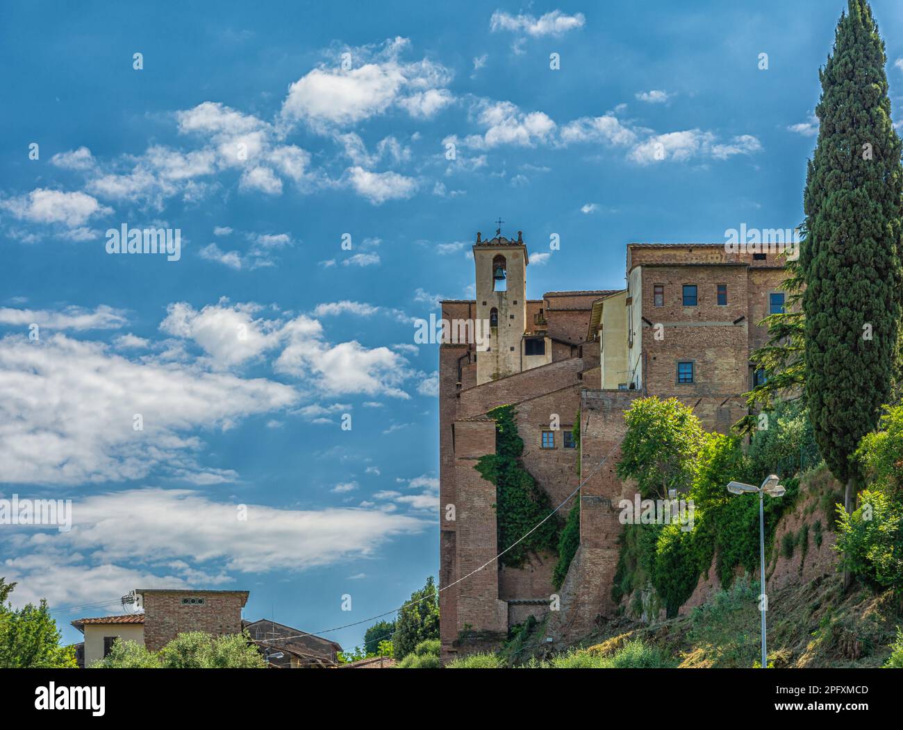 Paesaggio urbano di San Miniato, provincia di Pisa, regione Toscana nel centro Italia - Europa Foto Stock
