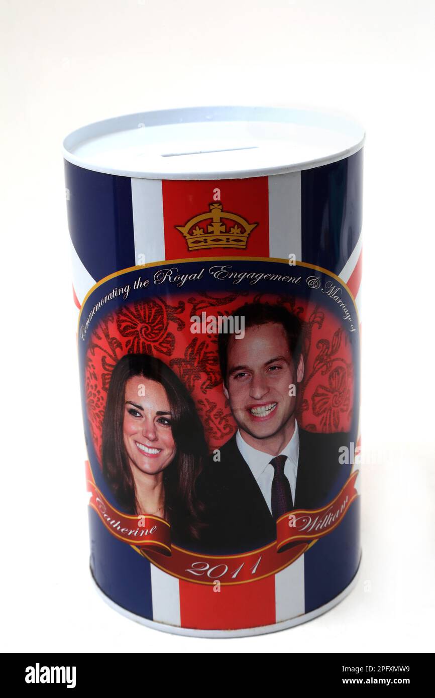 La Money Box commemorativa celebra l'ingaggio reale del Principe William e Kate Middleton nel 2011 Foto Stock