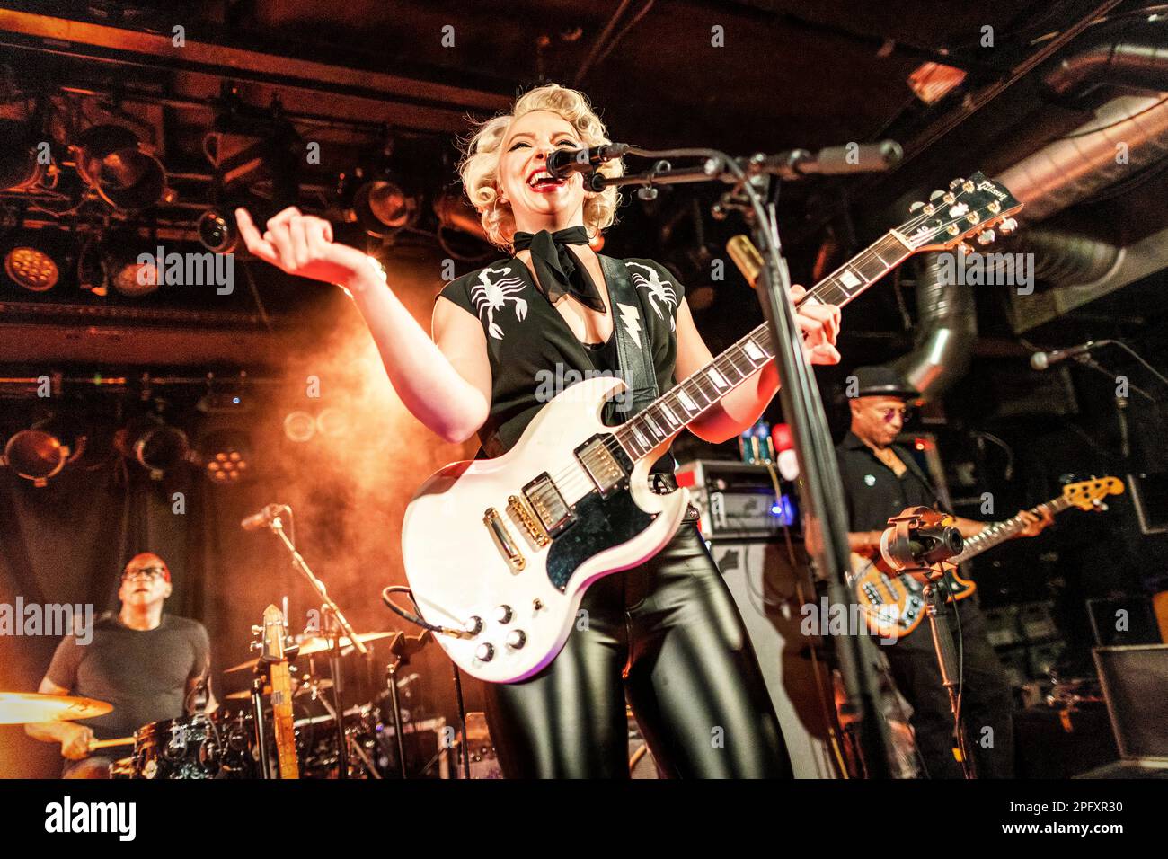Oslo, Norvegia. 17th marzo 2023. La cantante, cantautrice e chitarrista americana Samantha Fish si esibisce in un concerto dal vivo al John Dee di Oslo. (Photo credit: Gonzales Photo - Terje Dokken). Foto Stock