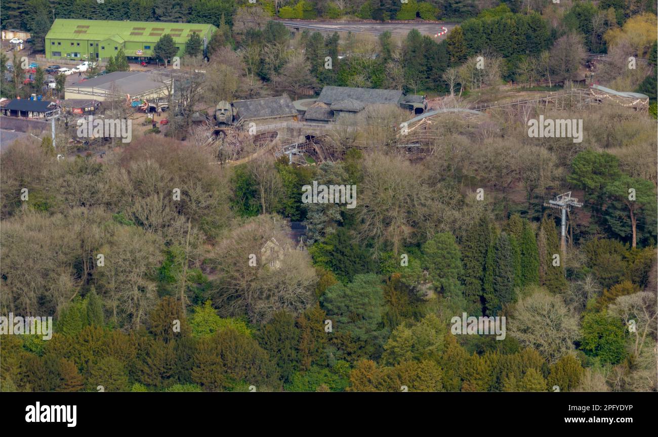 Foto delle montagne russe in fase di test pre-stagione testato Drone aereo dal cielo a Alton Towers Foto Stock