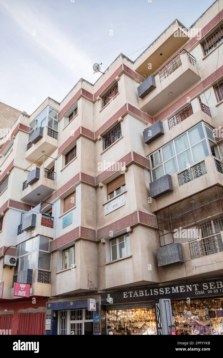 Un edificio di appartamenti a Fes Marocco Foto Stock