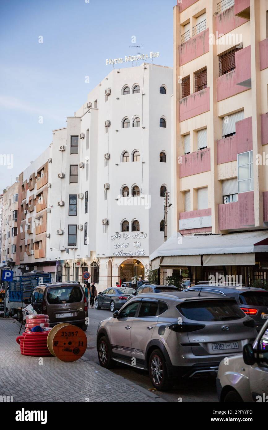Vista dalla strada dell'Hotel Mounia a Fez Foto Stock