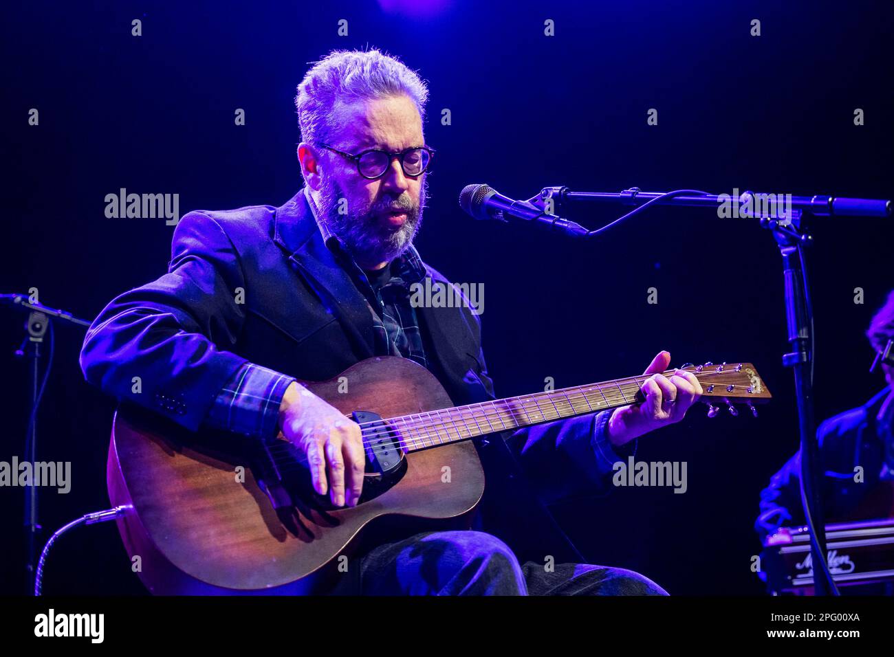 Copenaghen, Danimarca. 17th, febbraio 2023. Il duo di musica americana The Handsome Family si esibisce in un concerto dal vivo all'Hotel Cecil di Copenhagen. Qui il cantante e musicista Brett Sparks è visto dal vivo sul palco. (Photo credit: Gonzales Photo - Dejan Obretkovic). Foto Stock