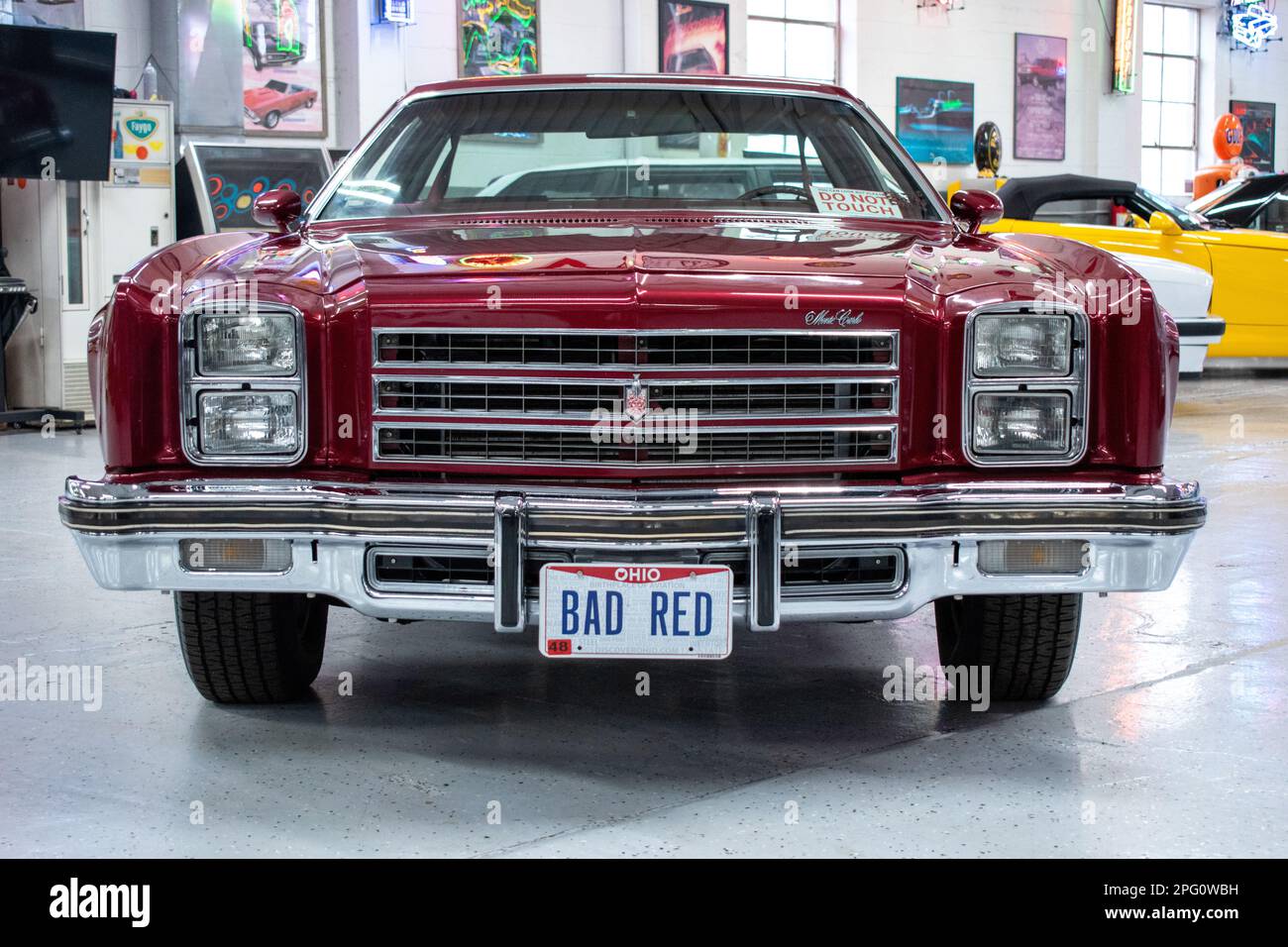 1976 Chevrolet Monte Carlo Landau in una Classic Car Gallery Motorcity Detroit Foto Stock