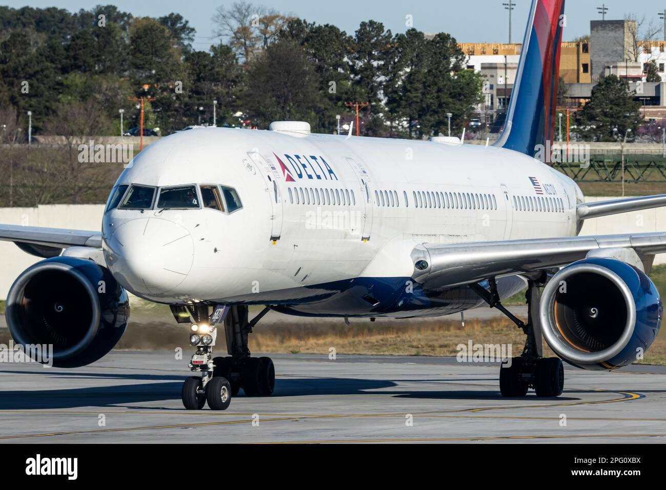 Delta B757-200 tassing in Atlanta ATL Foto Stock