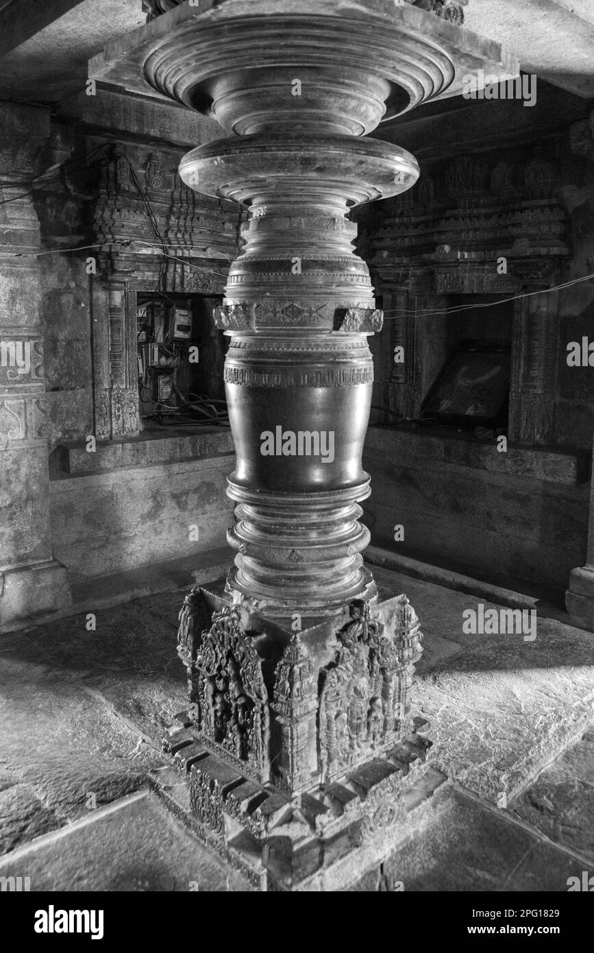 Tempio Mahadeva dedicato a Lord Shiva a Itagi a Koppal, Karnataka, India. Fu costruita da Mahadeva, comandante dell'esercito del Caluky Occidentale Foto Stock