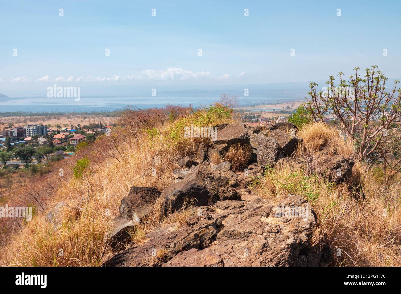 Vista aerea della città di Nakuru sullo sfondo del lago Nakuru in Kenya Foto Stock