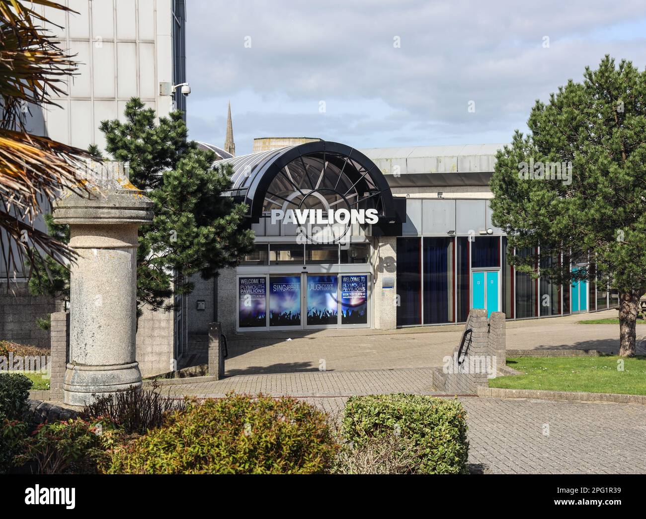 Plymouth Pavilions arena polivalente per musica e mostre e una pista di pattinaggio su ghiaccio. Costruito dal comune di Plymouth ora gestito da una società privata Foto Stock