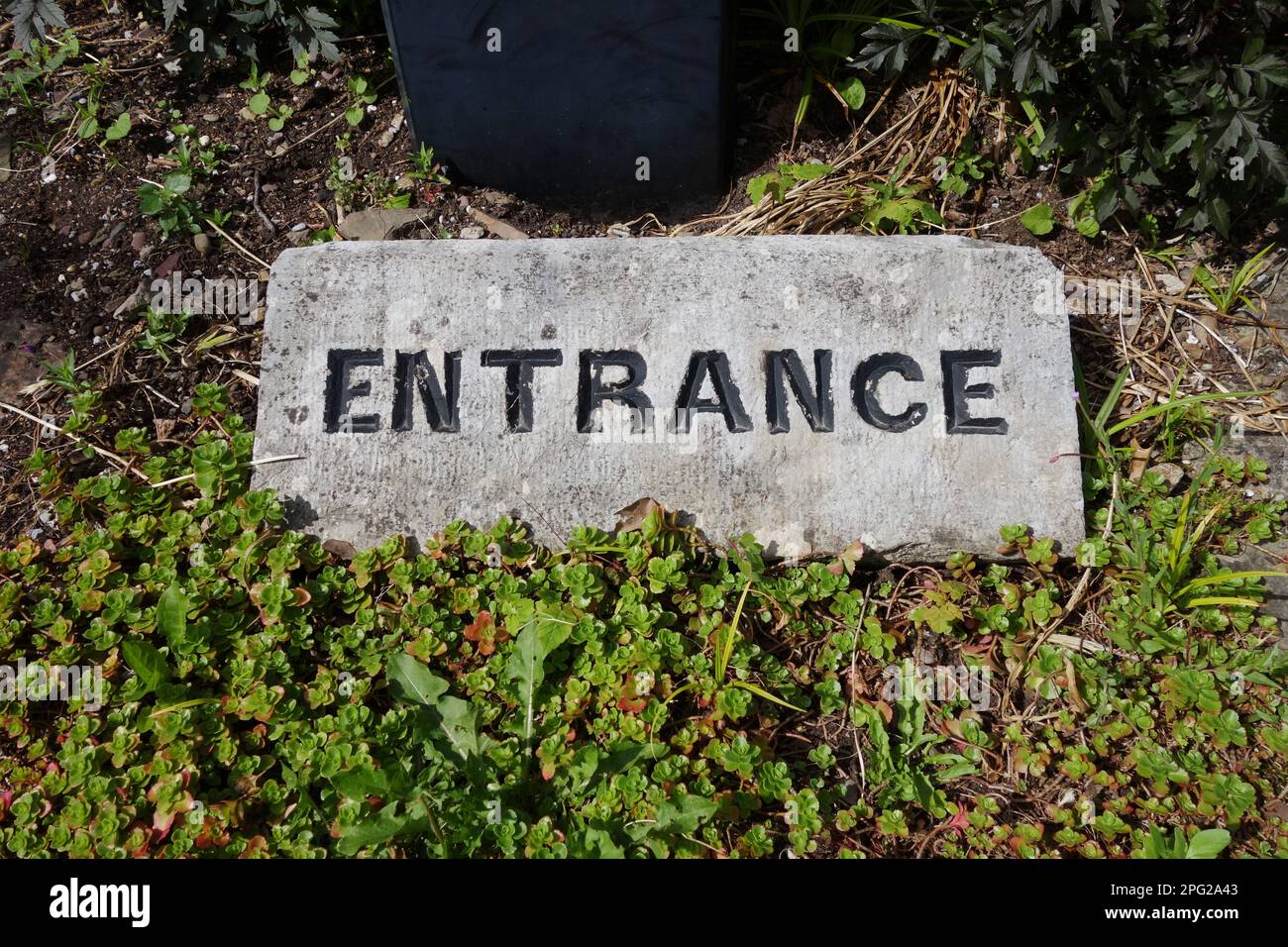 Cartello d'ingresso fuori dalla chiesa di St Mary's Collegiate, Youghal, County Cork, Irlanda Foto Stock