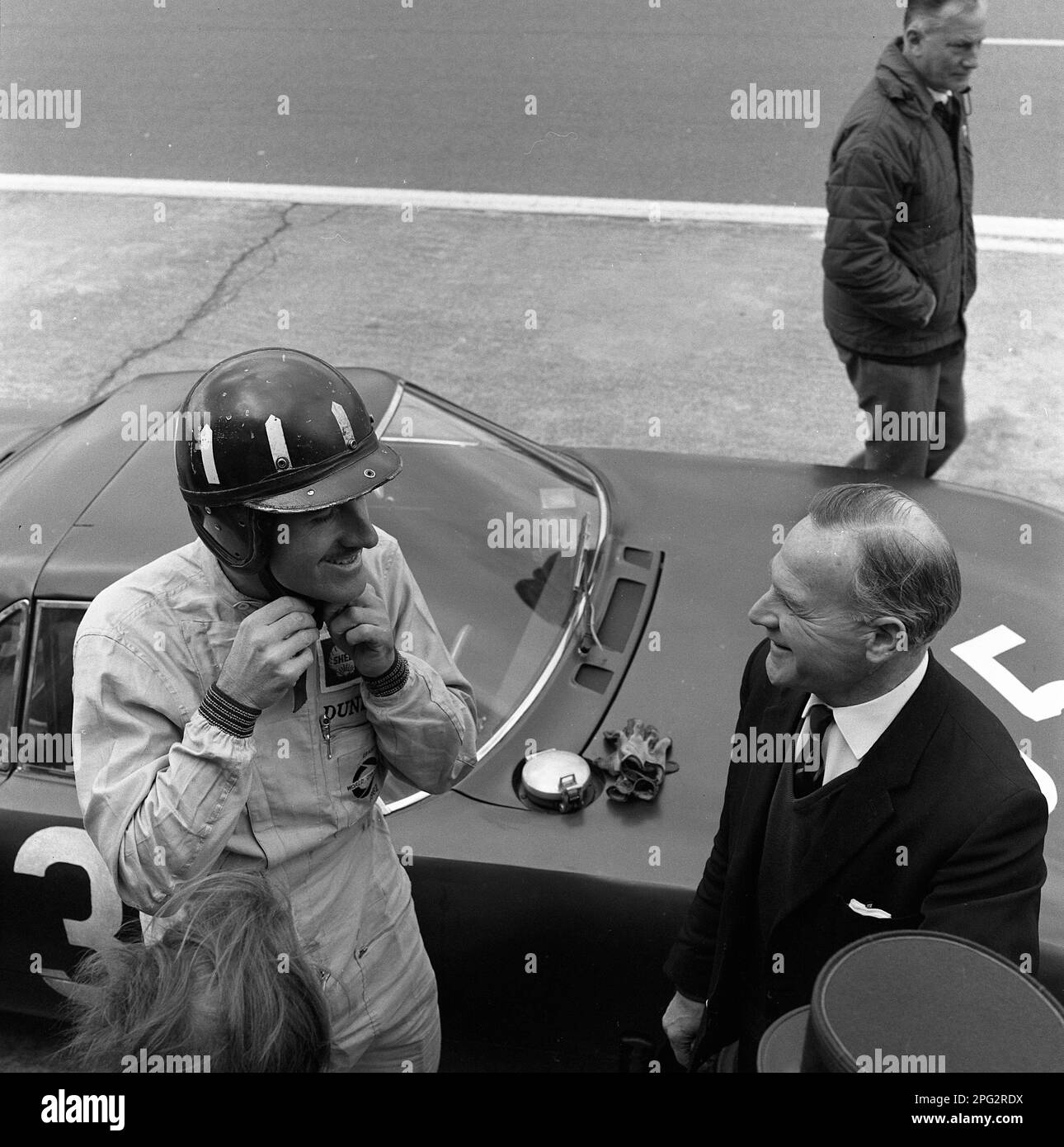 1965 le Mans pratica. Graham Hill, Rover BRM Foto Stock