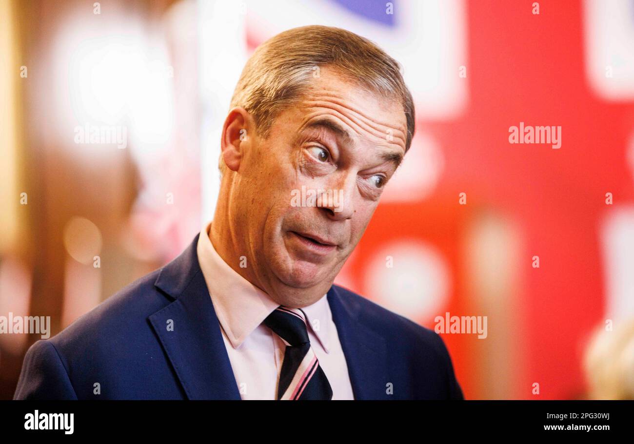 Londra, Regno Unito. 20th Mar, 2023. Nigel Farage non esclude il ritorno alla politica. Il Partito per la riforma tiene una grande conferenza stampa. Il leader del Partito per le riforme, Richard Tice, annuncia che il Partito per le riforme è in corso di riforma. Conferenza stampa del Partito riforma Credit: Mark Thomas/Alamy Live News Foto Stock