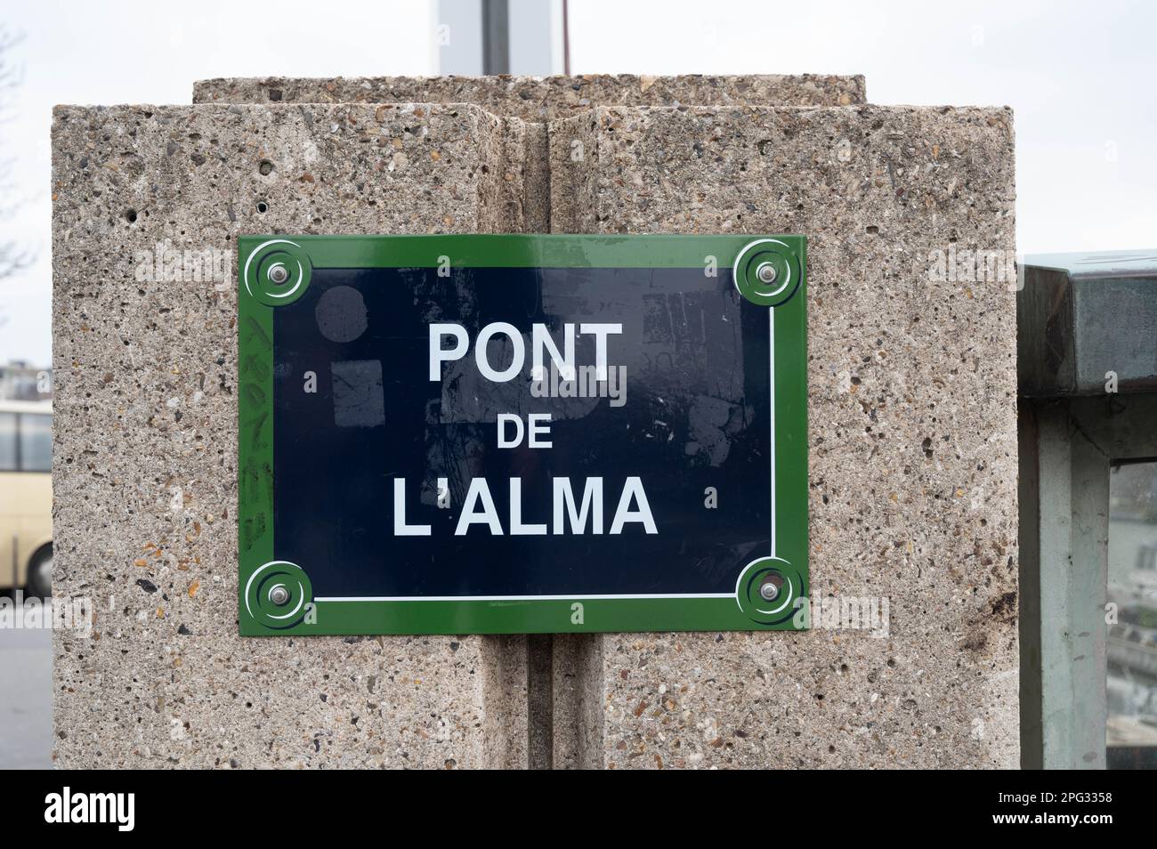 Pont de l'Alma, il ponte di Parigi, dove la principessa Diana è stata uccisa in un incidente automobilistico il 31 agosto 1997 Foto Stock