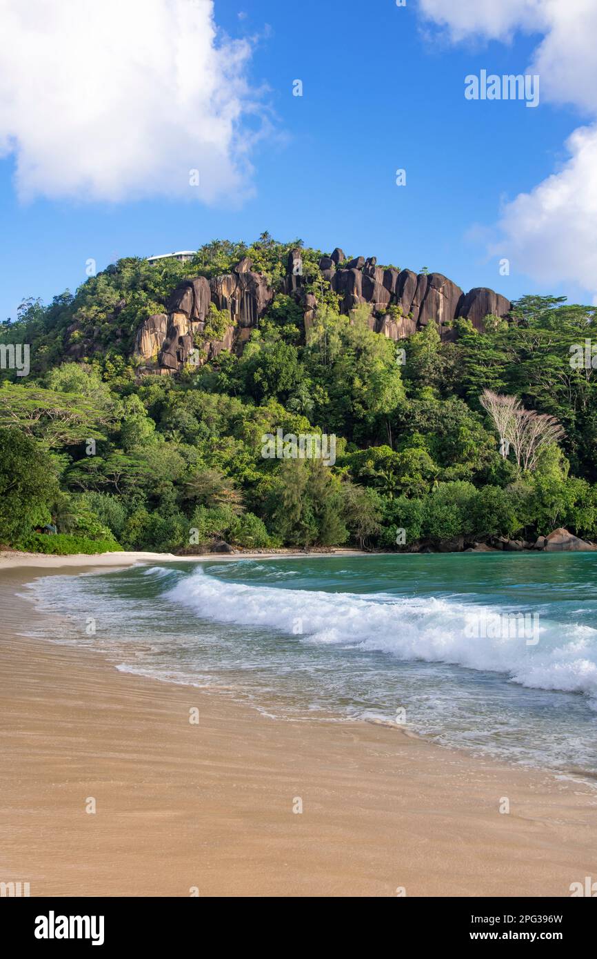 Spiaggia incontaminata Anse Louis West Coast Mahe Seychelles Foto Stock