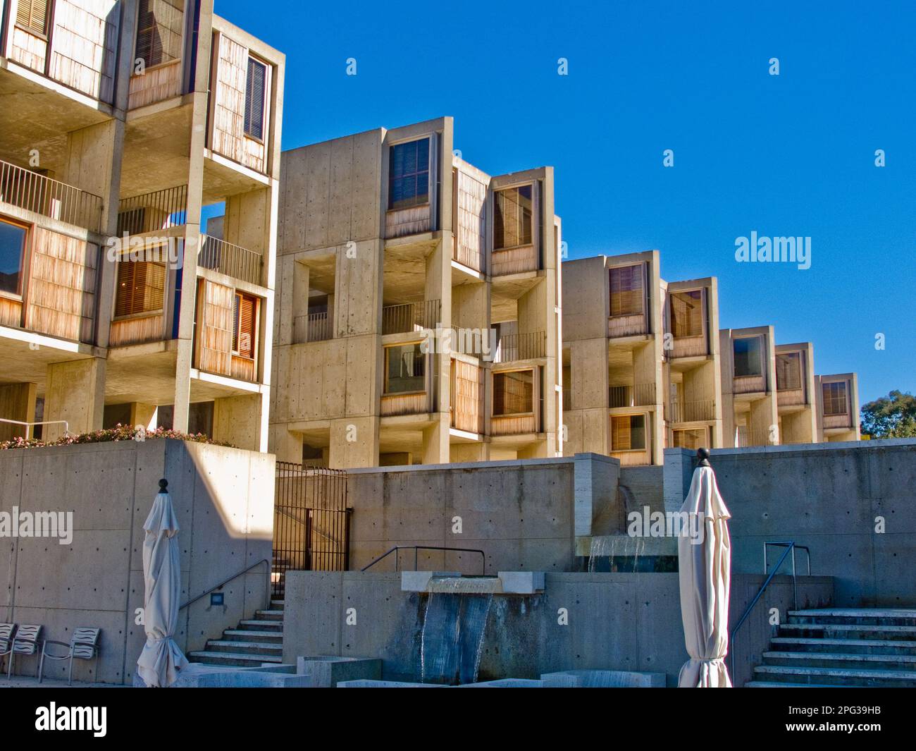 Istituto Salk, la Jolla. Architetto: Louis Kahn Foto Stock