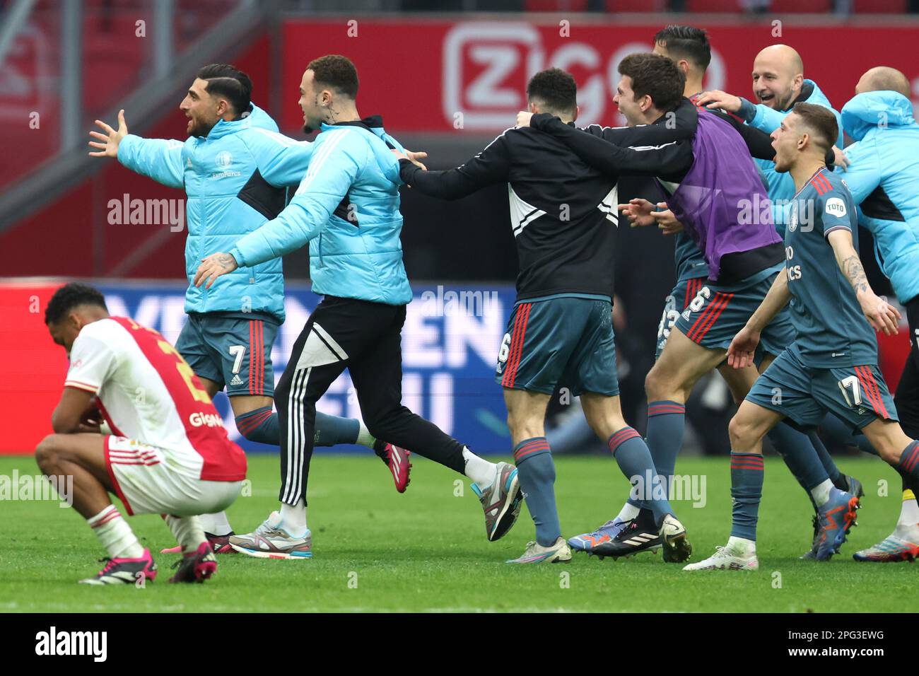 AMSTERDAM, PAESI BASSI - MARZO 19: I giocatori di Feyenoord sono contenti di vincere durante la partita olandese di Eredivie tra Ajax e Feyenoord a Johan Cruijff Aren Foto Stock