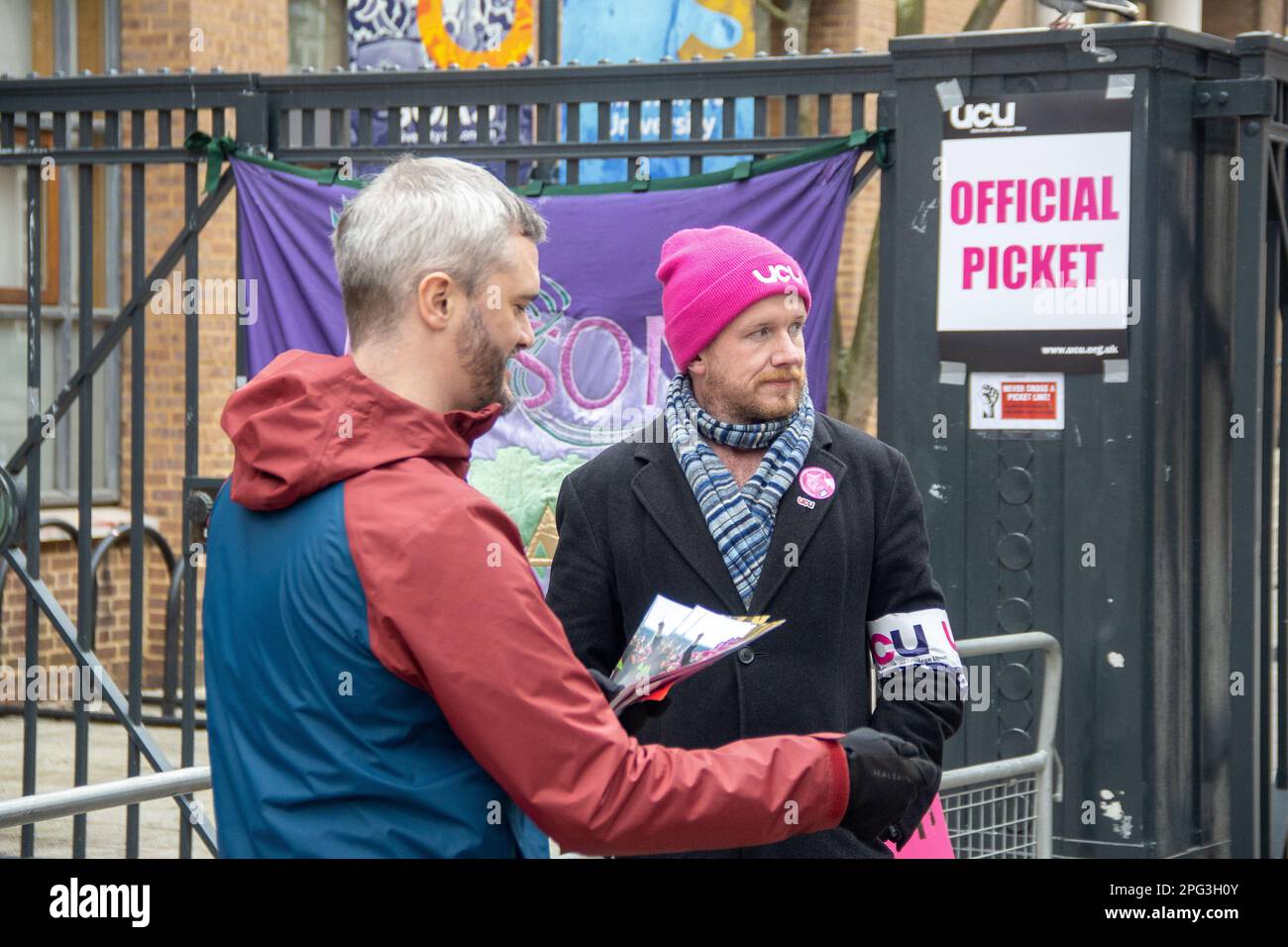 Londra, Regno Unito - 20 marzo 2023: Il personale dell'Università di Londra, SOAS e Birkbeck, è attualmente in sciopero e tiene pickets ufficiali a sostegno della retribuzione equa. Oggi, 150 università e college in tutto il Regno Unito, rappresentate da UCU, partecipano all'azione di sciopero. Credit: Sinai Noor/Alamy Live News Foto Stock
