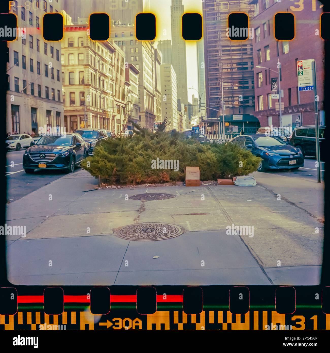 Spazio verde a Tribeca a New York nel febbraio 2023. (© Richard B. Levine) fotografato con una macchina fotografica vintage. Foto Stock
