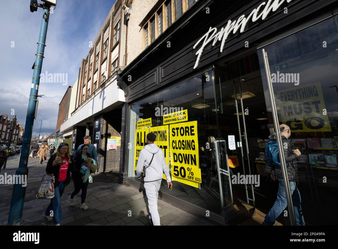 106 i negozi Paperchase si chiudano poiché gli amministratori non riescono a trovare un acquirente per le risorse rimanenti del rivenditore, con conseguente licenziamento di 900 persone, Regno Unito Foto Stock