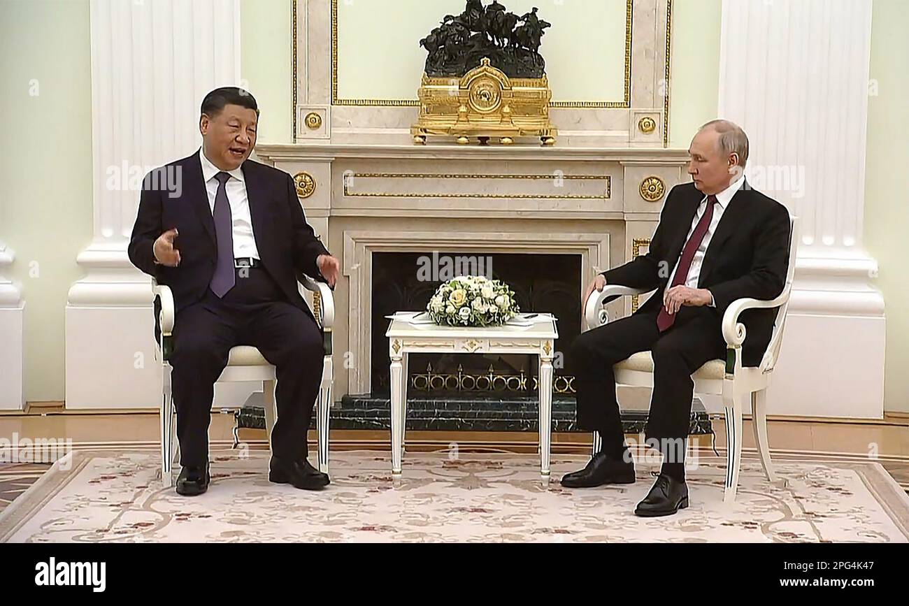 Mosca, Russia. 20th Mar, 2023. Il presidente russo Vladimir Putin (R) incontra il presidente cinese Xi Jinping al Cremlino di Mosca lunedì 20 marzo 2023. Foto di Kremlin Pool/UPI. Credit: UPI/Alamy Live News Foto Stock