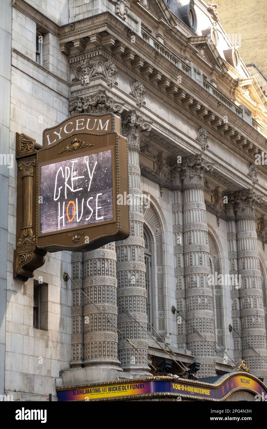 Lyceum Theatre con "Grey House" Marquee, 149 West 45th Street, NYC, USA 2023 Foto Stock