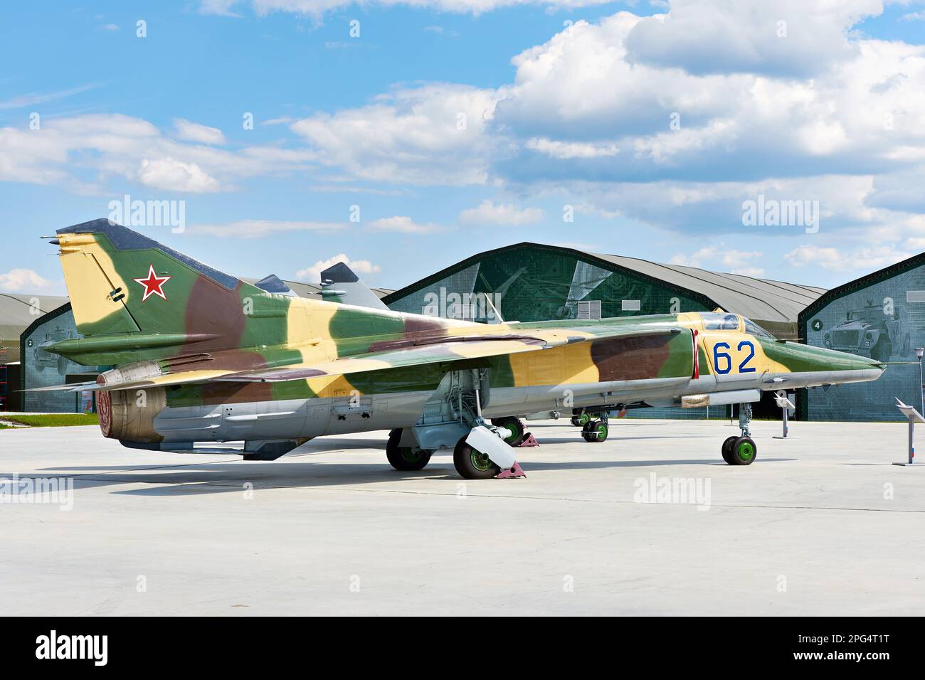 PARK PATRIOT, KUBINKA, REGIONE DI MOSCA, RUSSIA - 11 luglio 2017: MIG-27 velivolo ad attacco di terra a geometria variabile Foto Stock