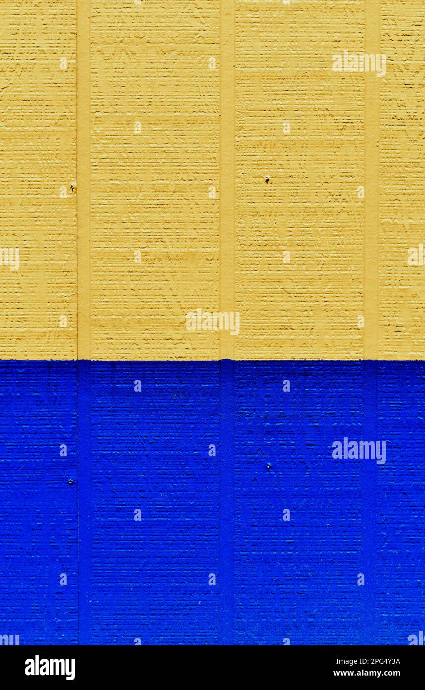 Edificio in legno giallo e blu Foto Stock