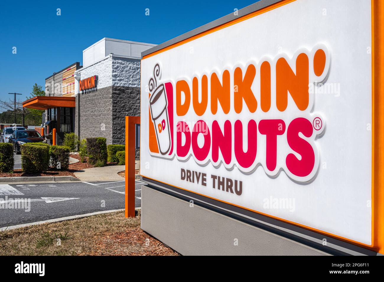 Dunkin' Donuts drive-thru a Lawrenceville, Georgia. (USA) Foto Stock