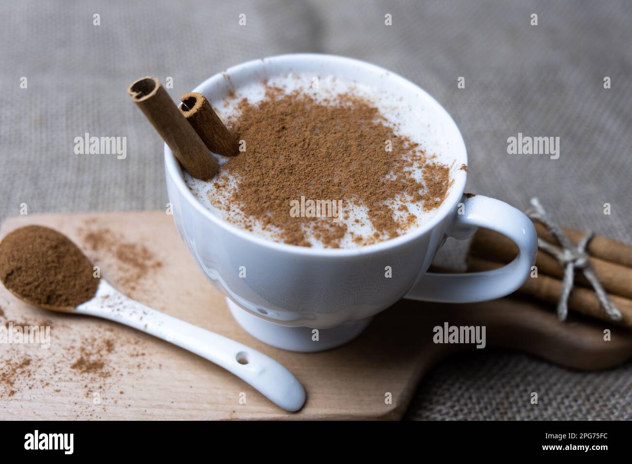 Turco tradizionale bevanda calda salep o sahlep. Foto Stock